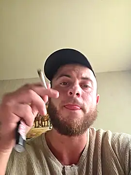 Snapshot of MushroomM1 chatting on 06-15-26, 03:23 MushroomM1 online show from 06-15-26, 03:23