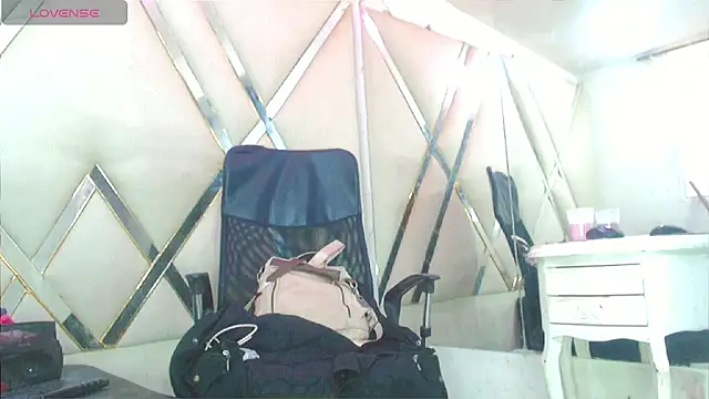 TifannyHott online show from 02-18-26, 07:32