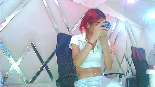 TifannyHott online show from 02-12-26, 07:35