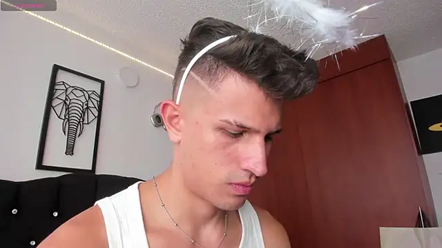 kevin ahss online show from 10-31-25, 07:43