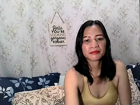 Snapshot of AgnesCutie chatting on 06-06-26, 01:33 AgnesCutie online show from 06-06-26, 01:33