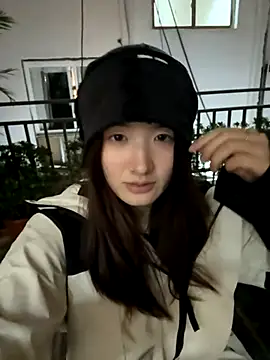 Snapshot of Moonlight-23 chatting on 11-08-25, 01:14 Moonlight-23 online show from 11-08-25, 01:14