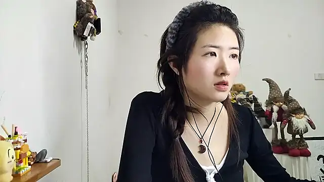 Snapshot of Moonlight-23 chatting on 12-21-25, 12:51 Moonlight-23 online show from 12-21-25, 12:51