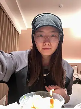 Snapshot of Moonlight-23 chatting on 11-11-25, 12:22 Moonlight-23 online show from 11-11-25, 12:22