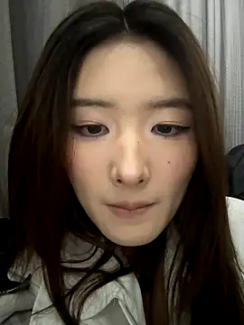 Snapshot of Moonlight-23 chatting on 11-16-25, 12:10 Moonlight-23 online show from 11-16-25, 12:10