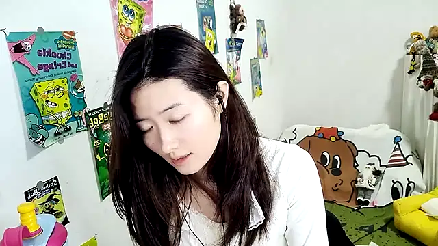 Snapshot of Moonlight-23 chatting on 10-14-25, 12:39 Moonlight-23 online show from 10-14-25, 12:39