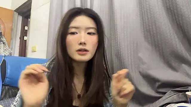 Snapshot of Moonlight-23 chatting on 11-23-25, 12:26 Moonlight-23 online show from 11-23-25, 12:26