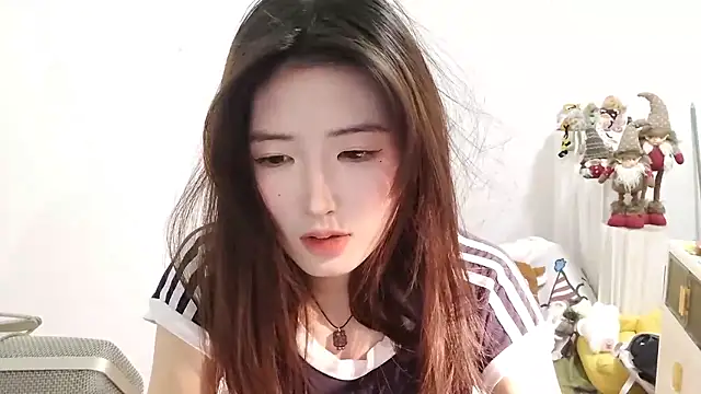 Snapshot of Moonlight-23 chatting on 11-29-25, 12:27 Moonlight-23 online show from 11-29-25, 12:27