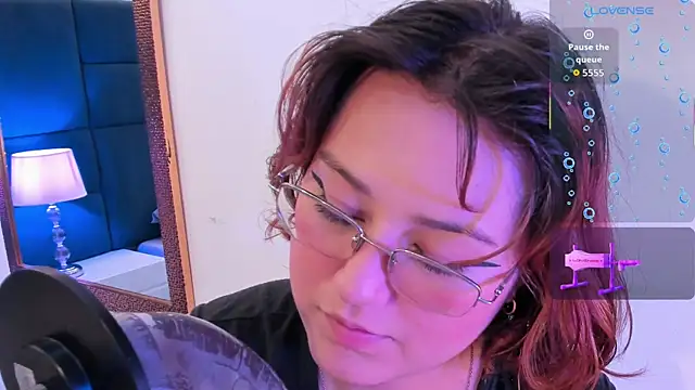 isa grey  online show from 11-09-25, 03:32