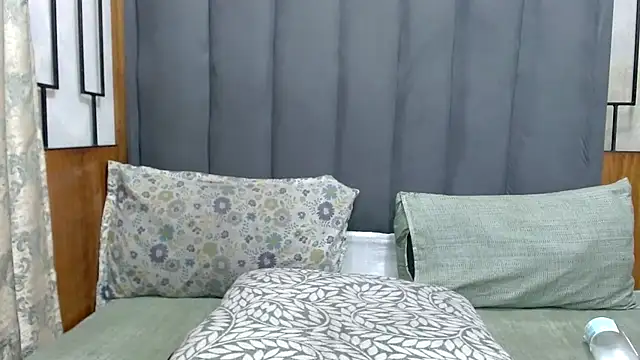 Snapshot of MrsMxx25 chatting on 04-20-26, 05:47 MrsMxx25 online show from 04-20-26, 05:47