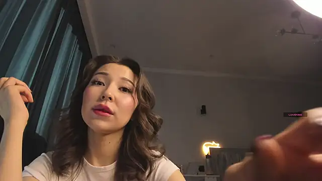 Snapshot of devaivy chatting on 10-11-25, 10:38 devaivy online show from 10-11-25, 10:38