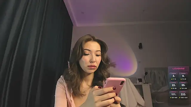 Snapshot of devaivy chatting on 10-03-25, 10:39 devaivy online show from 10-03-25, 10:39