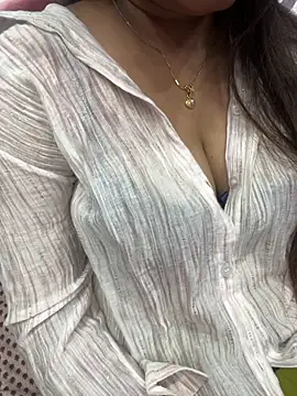 Snapshot of Naughty-Kamini chatting on 10-30-25, 05:32 Naughty-Kamini online show from 10-30-25, 05:32