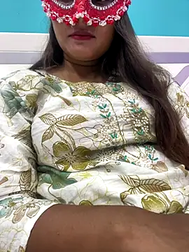 Snapshot of Naughty-Kamini chatting on 09-28-25, 04:58 Naughty-Kamini online show from 09-28-25, 04:58