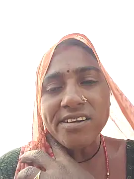 Snapshot of Sapna_hotA chatting on 10-23-25, 09:52 Sapna hotA online show from 10-23-25, 09:52