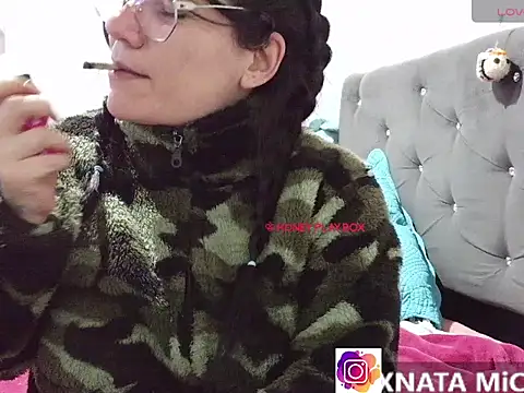 Snapshot of miichellemalvoa chatting on 07-23-26, 05:27 miichellemalvoa online show from 07-23-26, 05:27