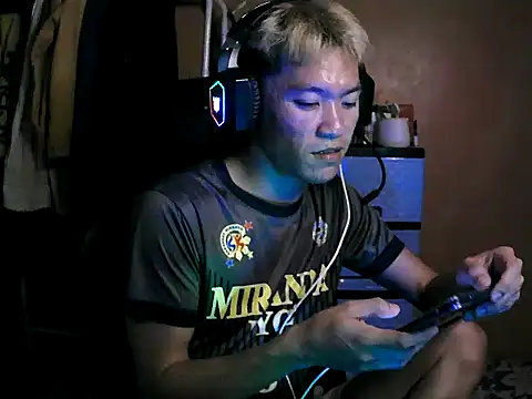 Riiichie wilCumm online show from 11-17-25, 03:49