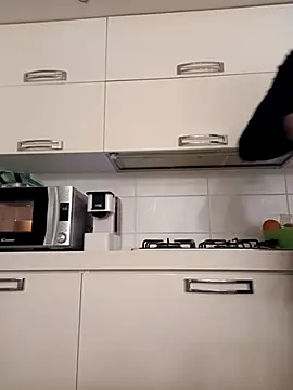 Snapshot of singolo_discreto chatting on 02-10-26, 06:45 singolo discreto online show from 02-10-26, 06:45