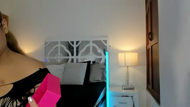 MikaelaStone online show from 11-30-25, 11:22