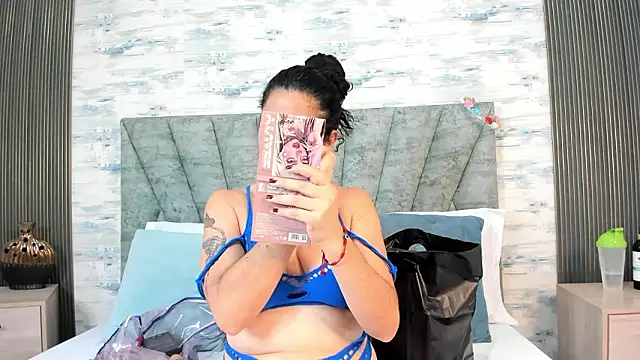 ShanelEvans online show from 01-16-26, 04:33