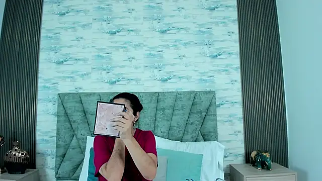 ShanelEvans online show from 10-08-25, 07:03