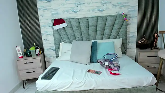 ShanelEvans online show from 12-04-25, 06:29