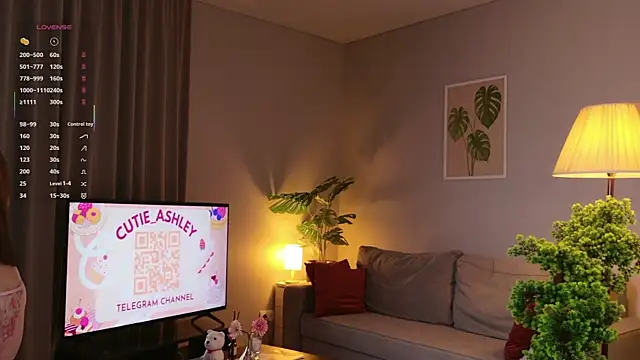 Snapshot of Luna_Foxy chatting on 10-08-25, 02:18 Luna Foxy online show from 10-08-25, 02:18