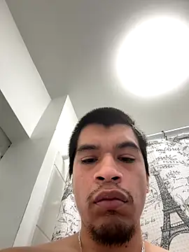 Snapshot of Hottdaddii chatting on 12-16-25, 02:54 Hottdaddii online show from 12-16-25, 02:54