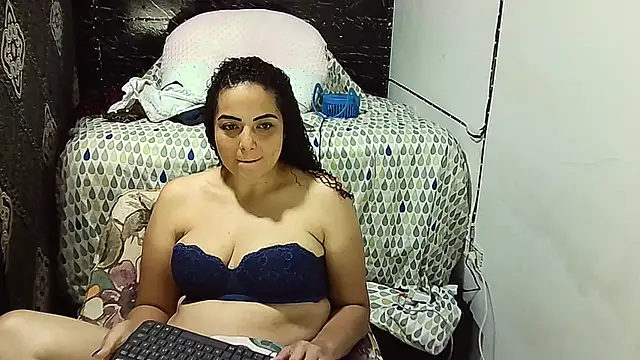 Snapshot of _naughty_milf chatting on 10-11-25, 05:08  naughty milf online show from 10-11-25, 05:08