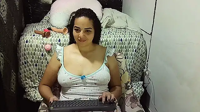Snapshot of _naughty_milf chatting on 10-09-25, 09:21  naughty milf online show from 10-09-25, 09:21