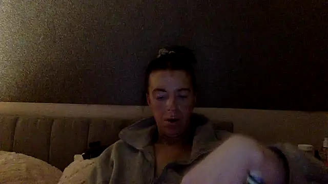 Snapshot of Bellababexox chatting on 07-17-26, 03:37 Bellababexox online show from 07-17-26, 03:37