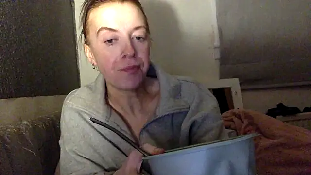 Snapshot of Bellababexox chatting on 06-11-26, 02:53 Bellababexox online show from 06-11-26, 02:53