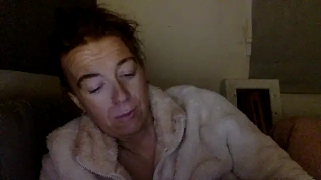 Snapshot of Bellababexox chatting on 05-18-26, 04:07 Bellababexox online show from 05-18-26, 04:07