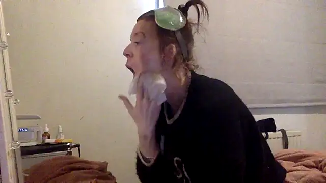 Snapshot of Bellababexox chatting on 05-13-26, 04:58 Bellababexox online show from 05-13-26, 04:58