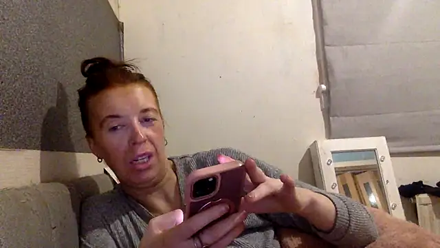 Snapshot of Bellababexox chatting on 06-01-26, 12:55 Bellababexox online show from 06-01-26, 12:55