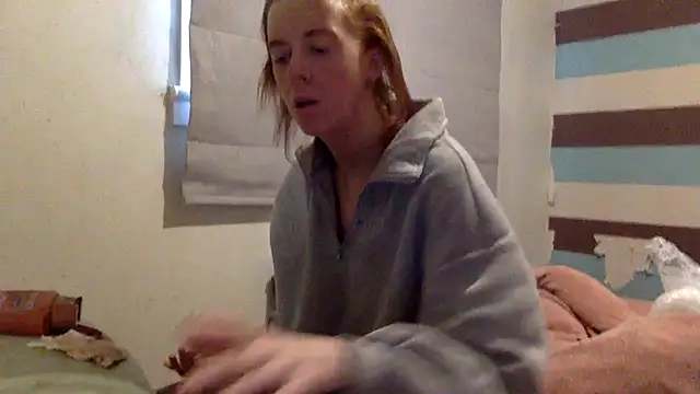 Snapshot of Bellababexox chatting on 06-18-26, 02:44 Bellababexox online show from 06-18-26, 02:44