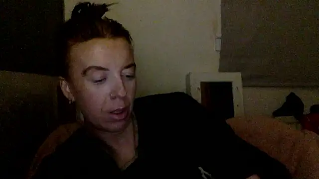 Snapshot of Bellababexox chatting on 05-17-26, 04:56 Bellababexox online show from 05-17-26, 04:56