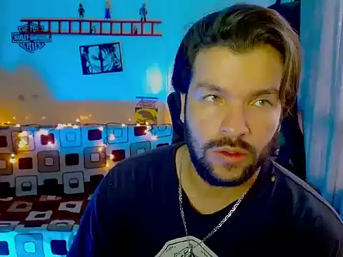 Snapshot of cortelioni_massimo_ chatting on 02-18-26, 09:44 cortelioni massimo online show from 02-18-26, 09:44