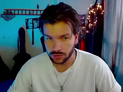 cortelioni massimo  online show from 11-18-25, 08:01