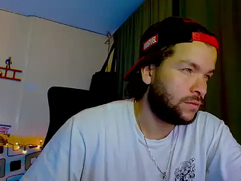 Snapshot of cortelioni_massimo_ chatting on 02-25-26, 01:06 cortelioni massimo online show from 02-25-26, 01:06