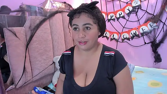 AndreaSweet2 online show from 10-21-25, 07:46