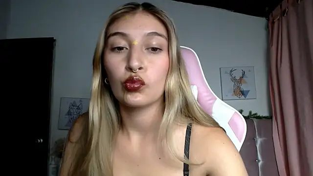 SophiaaLee online show from 04-24-26, 12:12