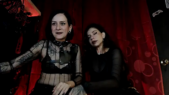 Snapshot of MistressEvangelinemourne chatting on 09-12-25, 11:21 MistressEvangelinemourne online show from 09-12-25, 11:21