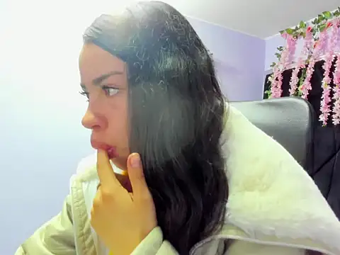 Nanis James online show from 02-18-26, 02:31