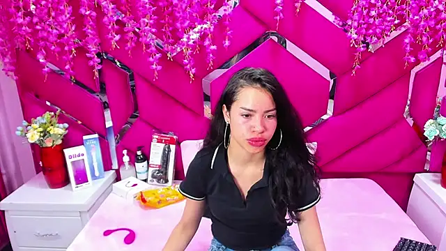 Nanis James online show from 12-14-25, 04:08