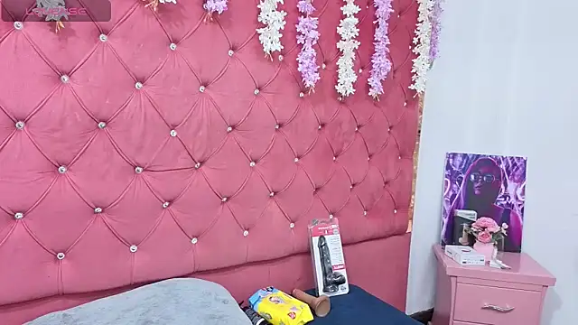 Nanis James online show from 09-09-25, 03:05