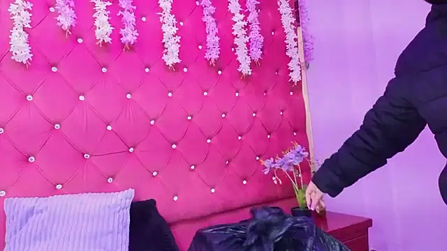 Nanis James online show from 01-11-26, 03:24