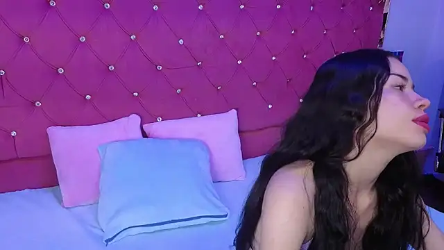 Nanis James online show from 10-29-25, 02:21