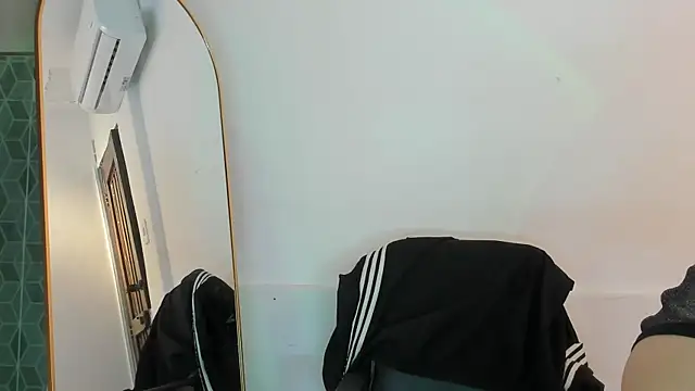 Lily666  online show from 10-10-25, 07:04