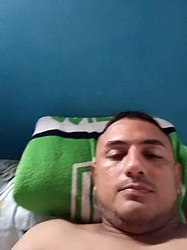 Snapshot of Geral_Yeraldyn09 chatting on 09-20-25, 09:42 Geral Yeraldyn09 online show from 09-20-25, 09:42
